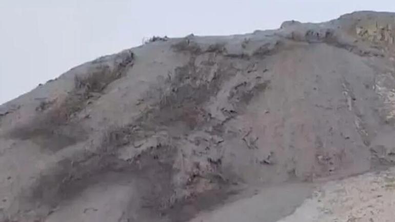İranda sıra dışı doğa olayı Çamur volkanı harekete geçti