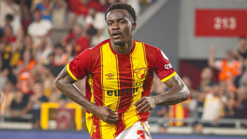 Coventry City, Anthony Dennis’e talip oldu