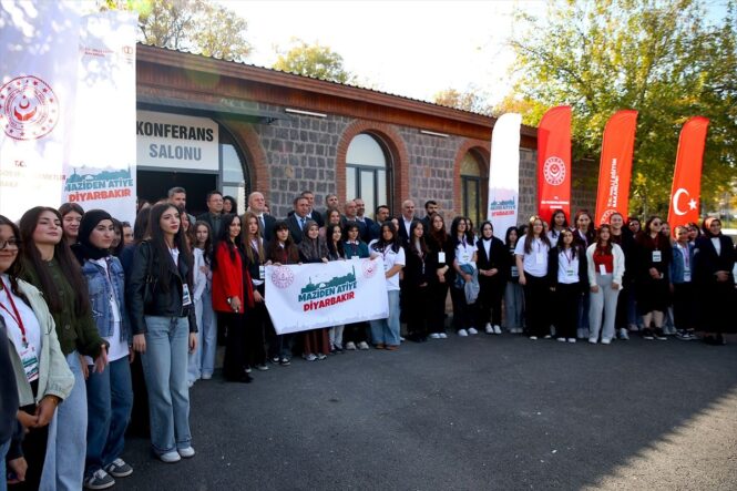 Diyarbakır, "Maziden Atiye" programı kapsamında şehit ve gazi çocuklarını ağırlıyor